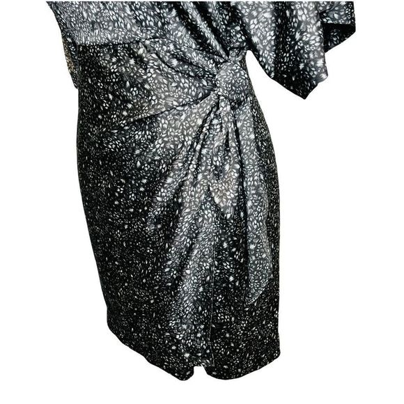 CHELSEA 28 LIKE NEW Satin Kimono Wrap Mini Dress S - Picture 6 of 14